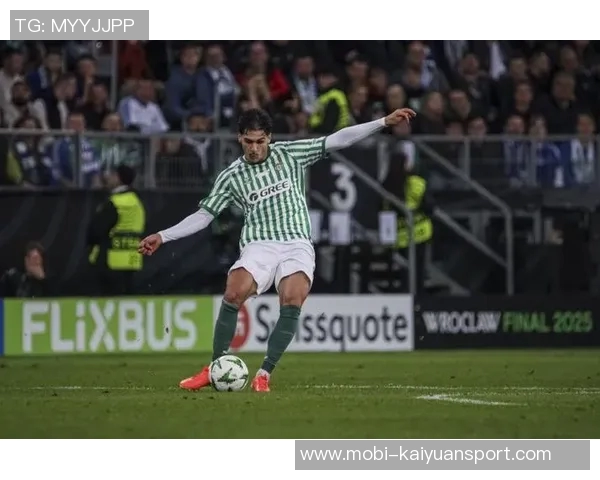 弗拉门戈主帅续约乌龙事件引发热议马竞中场卡尔多索照片成焦点