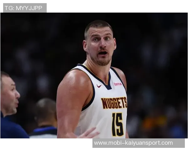 约基奇半场表现惊艳8投5中收获13分10篮板7助攻正负值高达21 约基奇半场表现惊艳8投5中收获13分10篮板7助攻正负值高达21